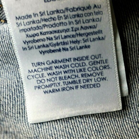 Chaps Madden Capri Jeans Size 10P 30X20 Super Stretch Slimming Beach View - Picture 10 of 10